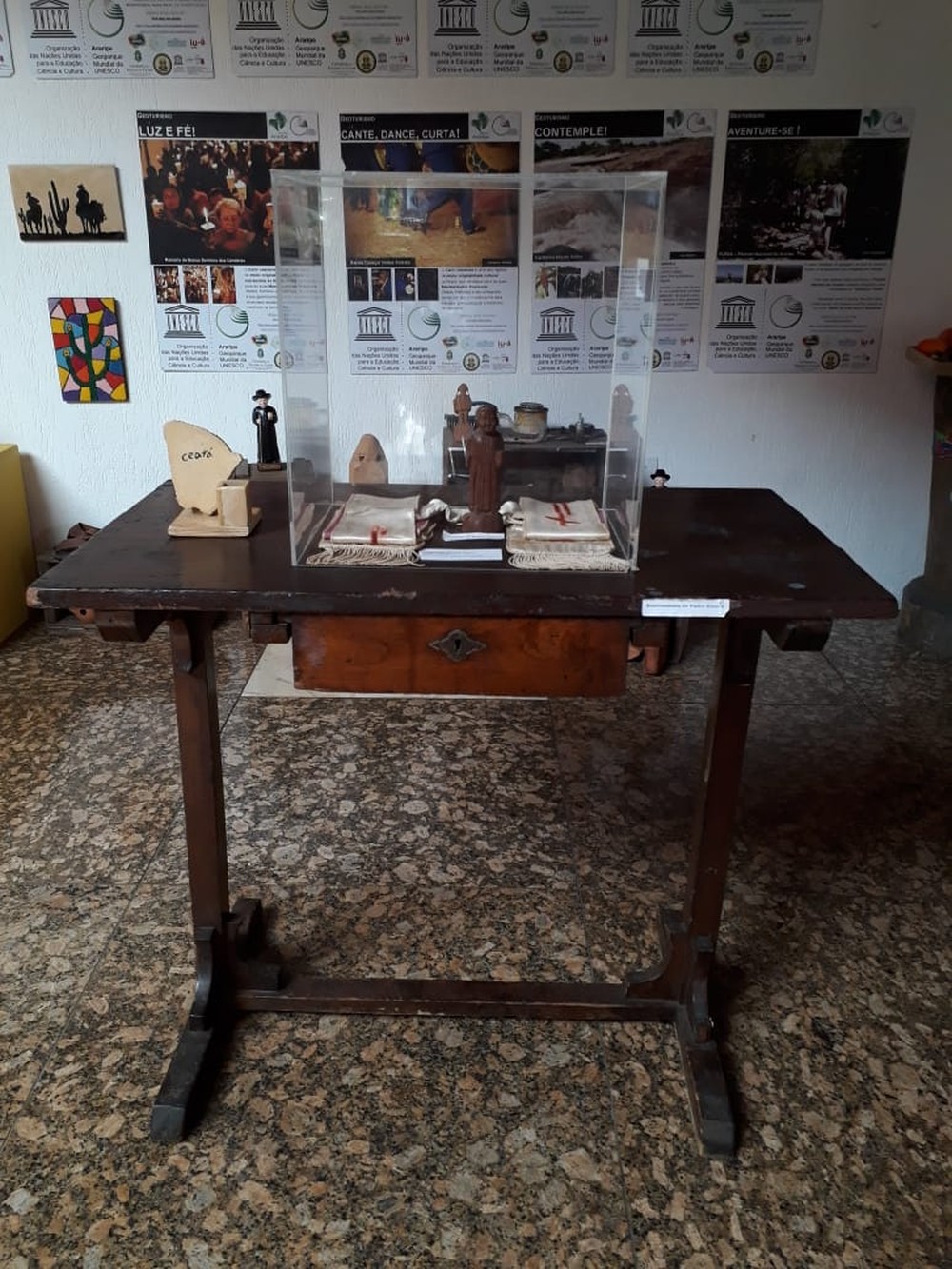 escrivaninha escrivaninha