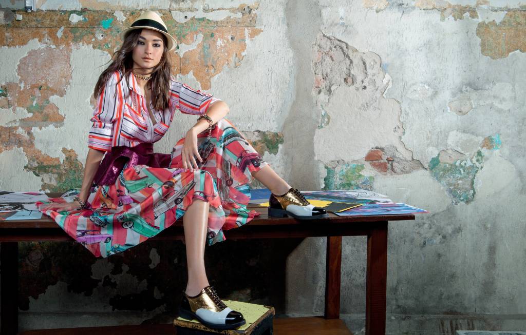 Bruna Tenório combina derby Chanel em looks diversos para ensaio