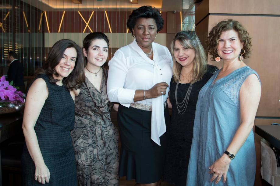 A redatora-chefe da revista ESTILO, Ana Cristina Gonçalves, Maria Flavia Ciampi, da Pandora, Rachel Maia, CEO da Pandora, Ana Paula Morena e Selma Souto da publicidade de ESTILO     