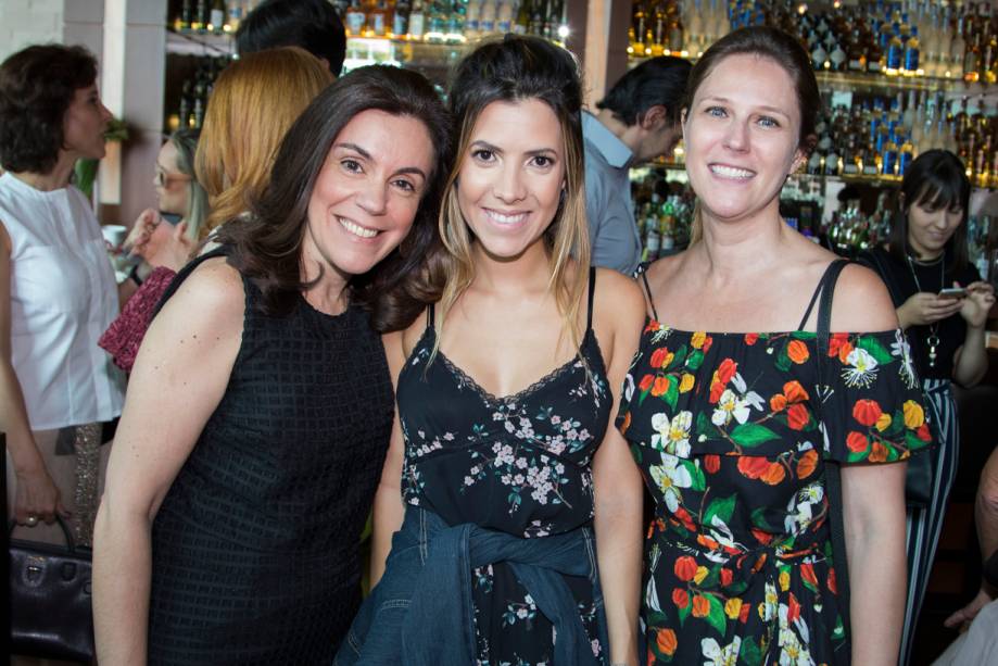 Ana Cristina, Thais  Schreiner, editora de beleza da ESTILo, e  Luiza Ferrez,  RP da Granado