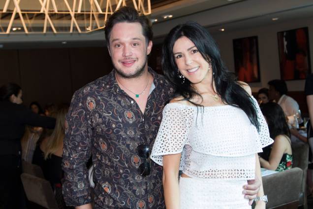Helinho Calfat e Eliandra Mendes Helinho Calfat e Eliandra Mendes