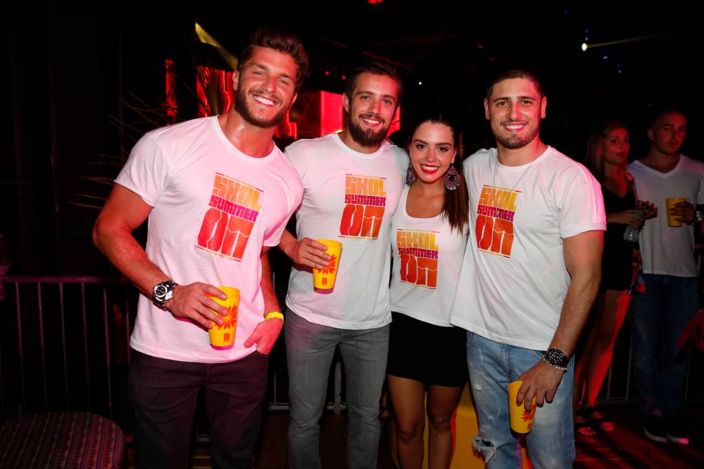 Klebber Toledo, Daniel Rocha e Rafael Cardoso vão juntos para a balada