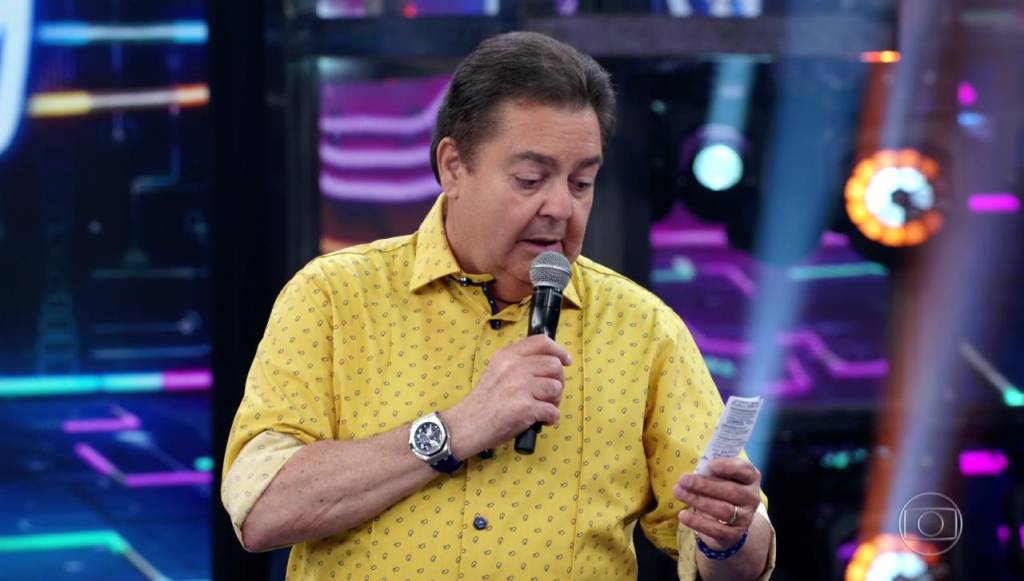 Faustão vira meme ao usar camiseta exótica – e caríssima! – no ‘Domingão’