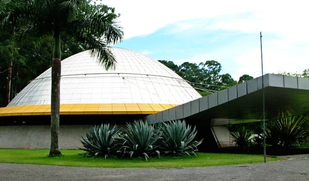 <b>Visita ao planetário</b>
Fuja do óbvio e dê de presente ao fã da série uma ida ao planetário da sua cidade para observar o céu pelas lentes de equipamentos superpoderosos e sem a interferência das luzes da cidade. <b>Visita ao planetário</b>
Fuja do óbvio e dê de presente ao fã da série uma ida ao planetário da sua cidade para observar o céu pelas lentes de equipamentos superpoderosos e sem a interferência das luzes da cidade.