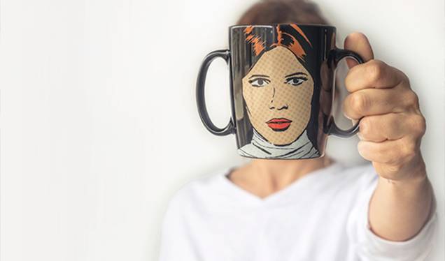 <b>Caneca Princesa Leia</b>
Ofereça um café espacial com a caneca de alças duplas, estrategicamente localizadas, que lembram as famosas tranças da Princesa Leia. <b>R$ 59,90 (Imaginarium)</b> <b>Caneca Princesa Leia</b>
Ofereça um café espacial com a caneca de alças duplas, estrategicamente localizadas, que lembram as famosas tranças da Princesa Leia. <b>R$ 59,90 (Imaginarium)</b>