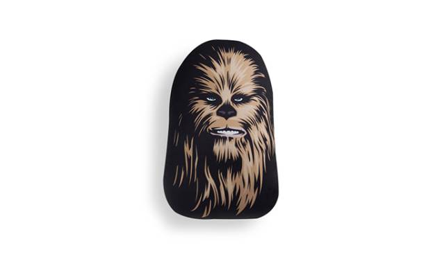 <b>Almofada Chewbacca</b>
Muito divertida, ela é perfeita para alegrar a casa de quem ama os personagens da série. <b>R$ 49,90 (Riachuelo)</b> <b>Almofada Chewbacca</b>
Muito divertida, ela é perfeita para alegrar a casa de quem ama os personagens da série. <b>R$ 49,90 (Riachuelo)</b>