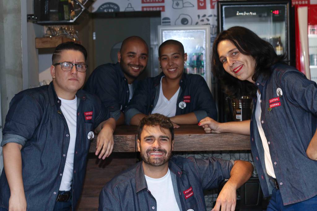 funcionacc81rios-da-hamburgueria-castro-burger-reunidos1