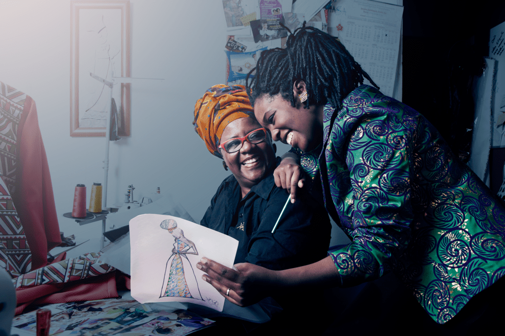 “Nunca alisei meu cabelo”, conta estilista de moda afro