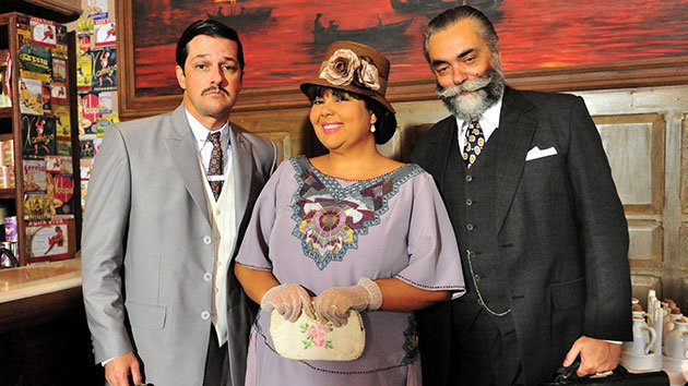 Gabriela: Tonico flagra Olga e Ezequiel na cama