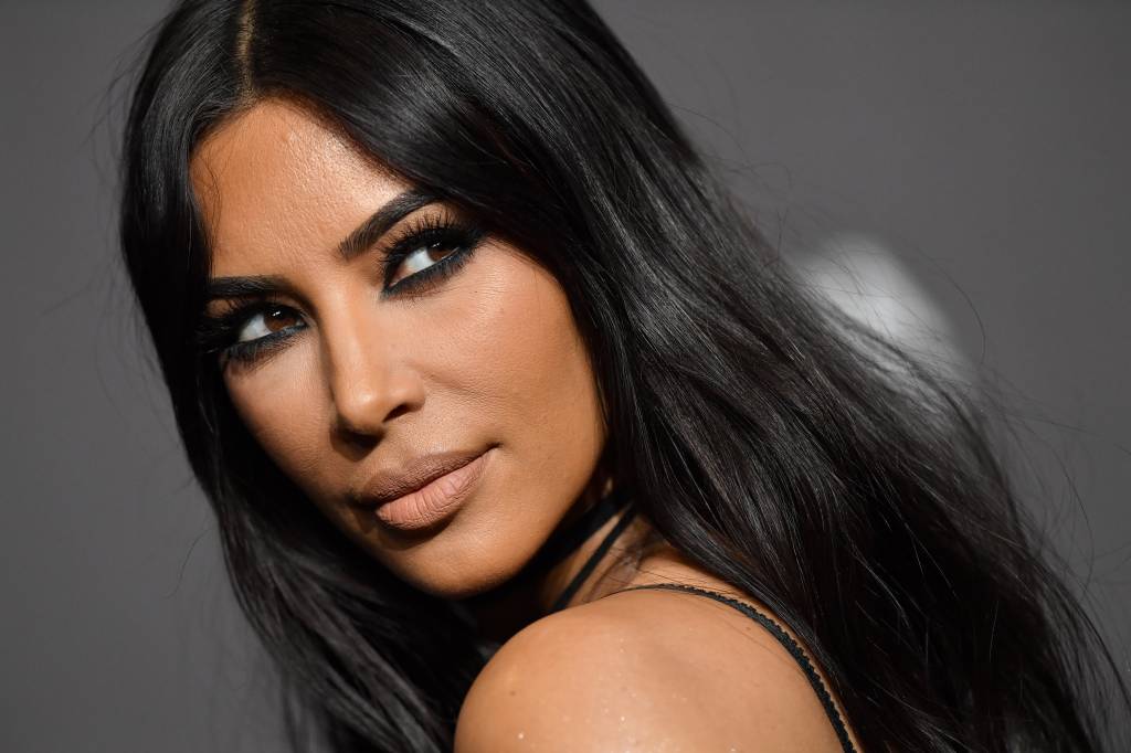 Kim Kardashian deu o depoimento mais sincero até agora sobe ter psoríase