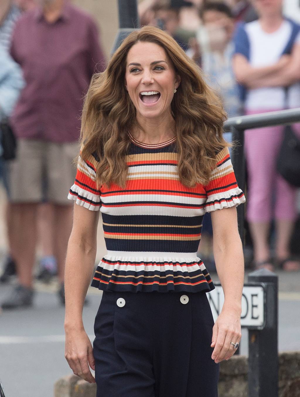 kate-middleton-look-listrado-facil-de-copiar The Duke And Duchess Of Cambridge Take Part In The King’s Cup Regatta