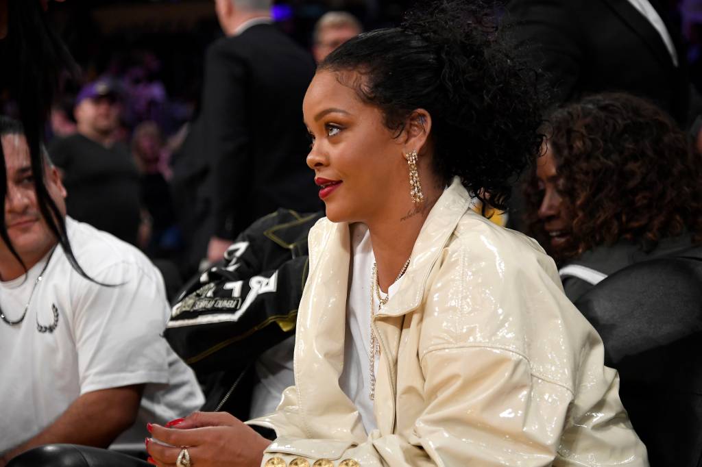 Rihanna Celebrities At The Los Angeles Lakers Game