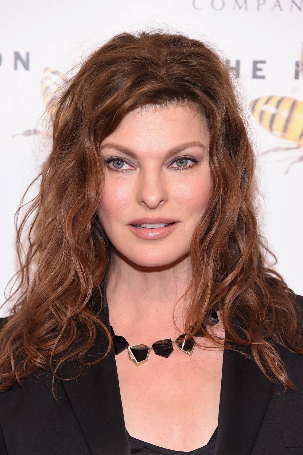 Ícone dos anos 1990 revela procedimento estético mal sucedido