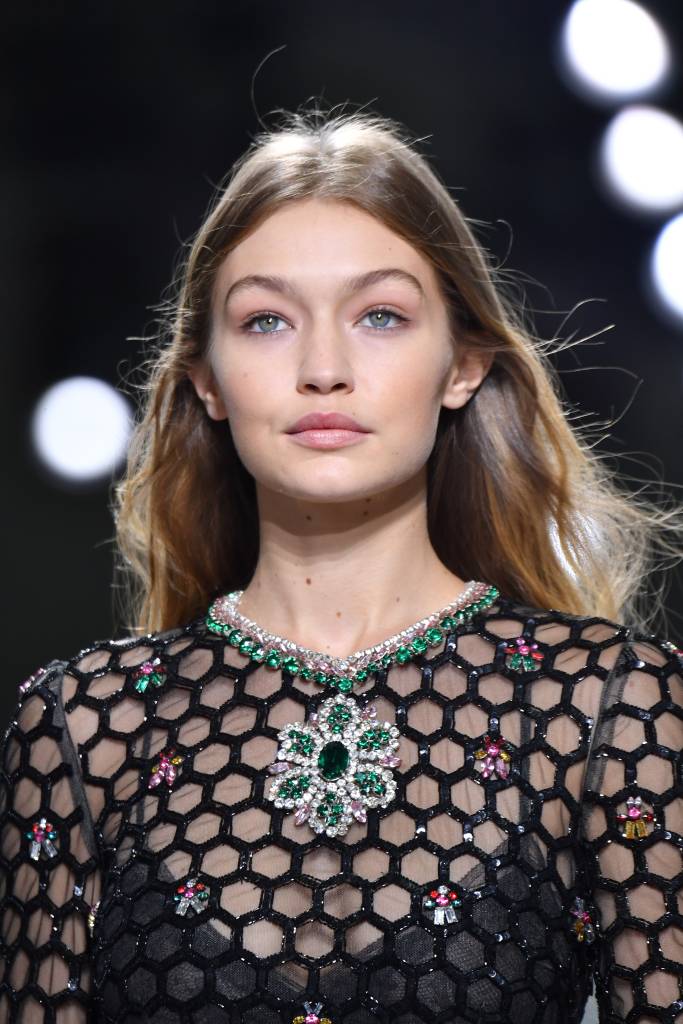 Gambattista Valli : Runway - Paris Fashion Week Womenswear Spring/Summer 2017 Gambattista Valli : Runway – Paris Fashion Week Womenswear Spring/Summer 2017