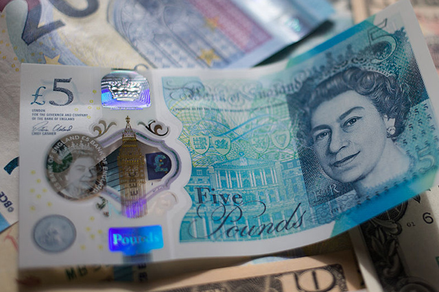 Libras esterlinas - Rainha Elizabeth II Currency Trading Fluctuates After UK’s EU Referendum Result