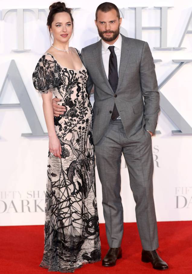 <strong>Jamie Dornan</strong><span> e </span><strong>Dakota Johnson</strong><span> em Londres.</span> <strong>Jamie Dornan</strong><span> e </span><strong>Dakota Johnson</strong><span> em Londres.</span>