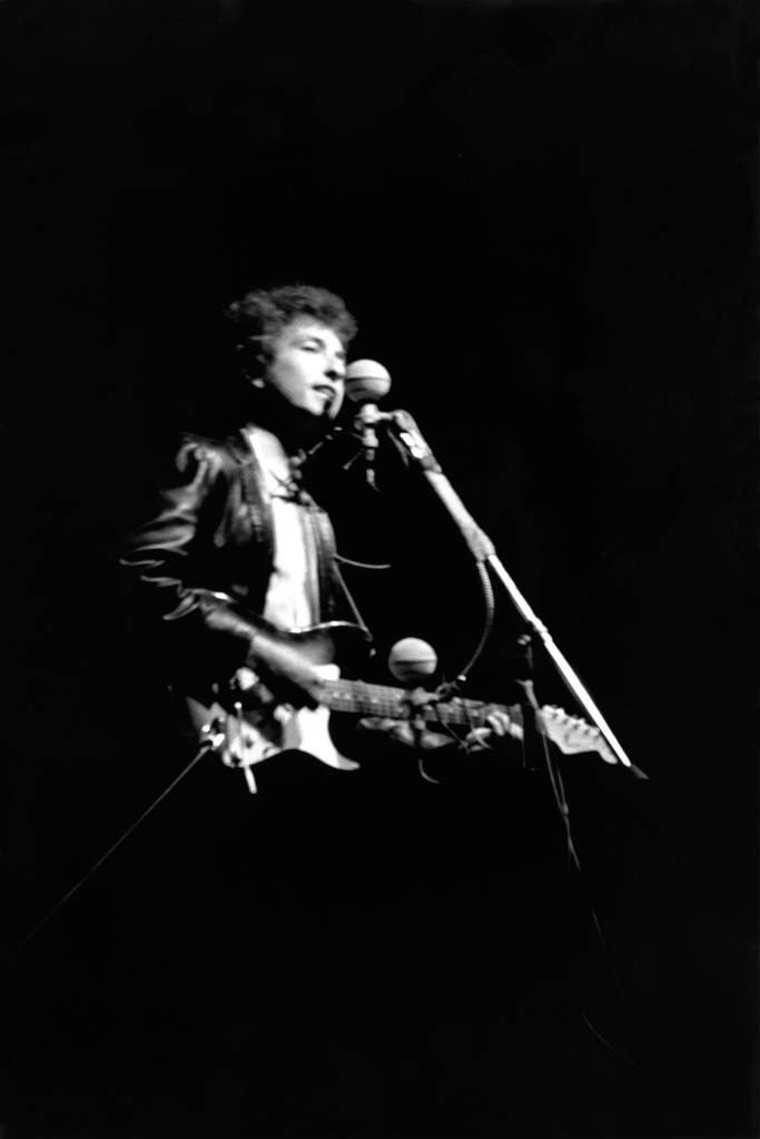 Bob Dylan Goes Electric At Newport Bob Dylan Goes Electric At Newport