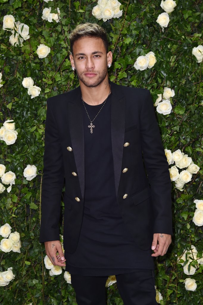 Neymar no desfile da Balmain