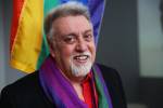Gilbert Baker criador da bandeira do arco-íris LGBT