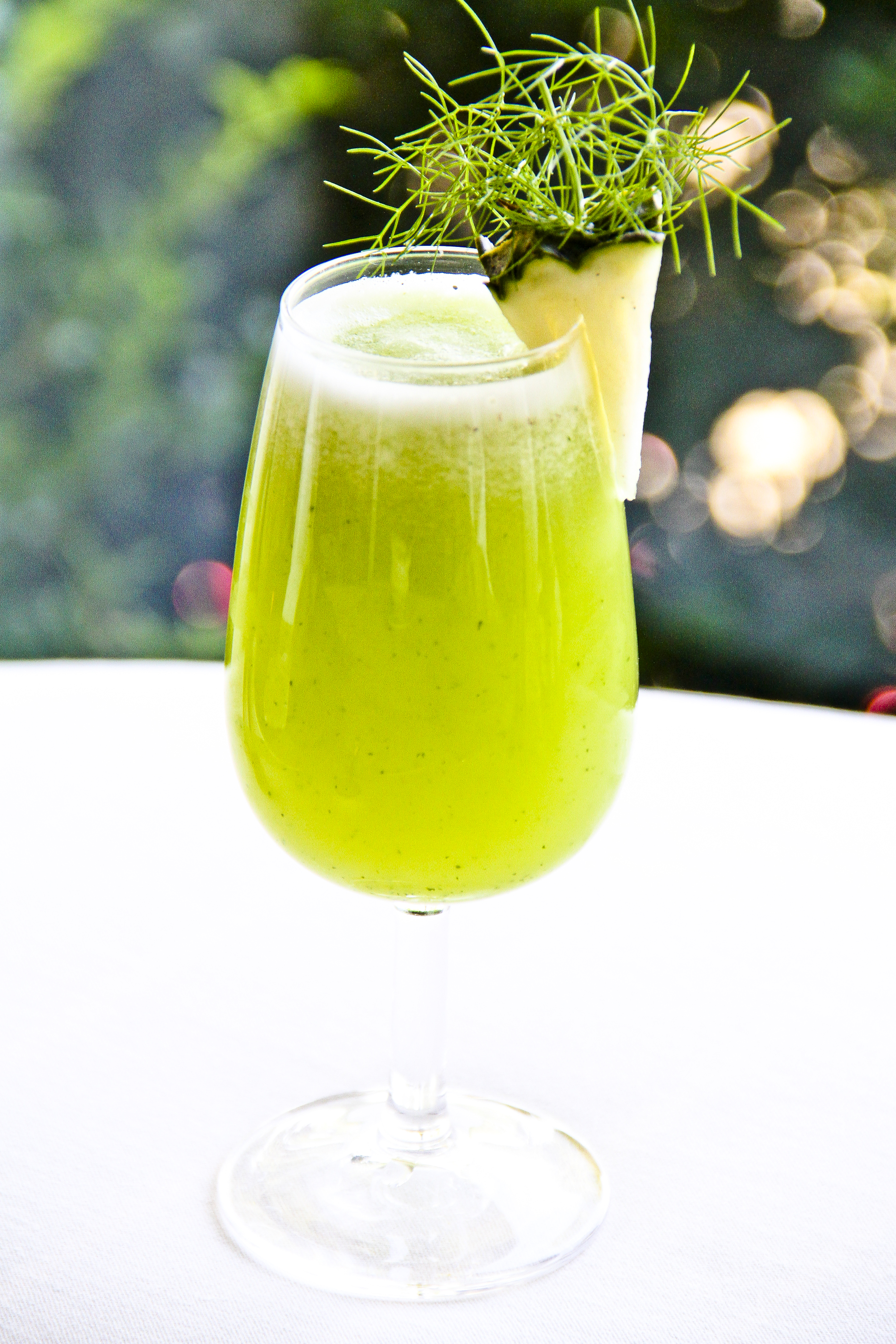 Suco terapêutico de abacaxi e erva-doce