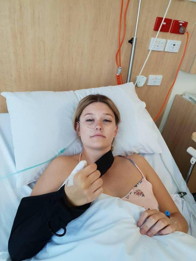 Ela teve câncer de pele e precisou amputar parte do dedo por roer unhas