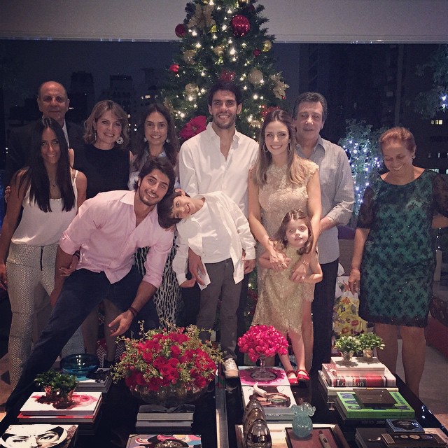 Kaká e Carol Celico passam noite de Natal juntos