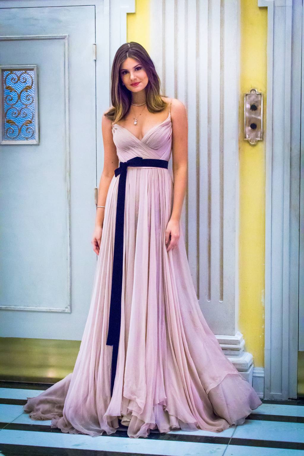 Luíza (Camila Queiroz) em Pega Pega