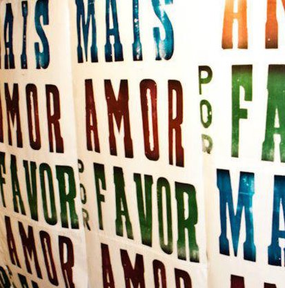 Intervenções artísticas urbanas deixam a capital paulista mais romântica