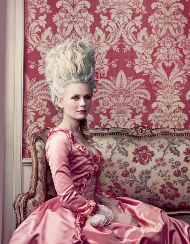 No longa de Sofia Coppola, um dos filmes com o figurino mais celebrado. No longa de Sofia Coppola, um dos filmes com o figurino mais celebrado.