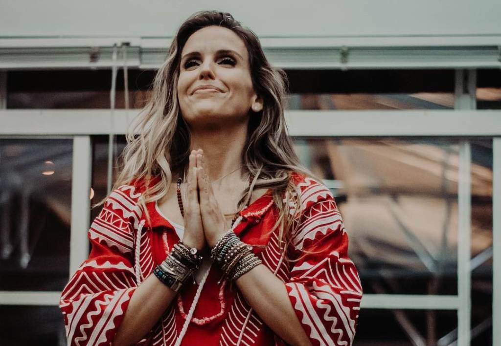 Casa Clã: Mariana Ferrão convida à conexão com a energia feminina