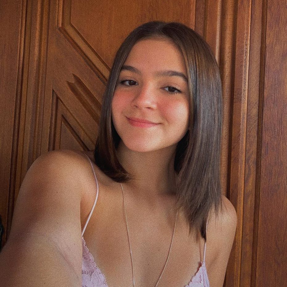 Aos 15 anos, Mel Maia tem seios criticados e dá resposta à altura