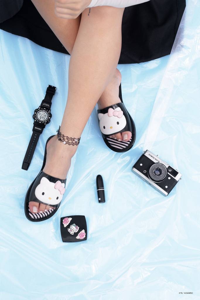 Melissa Slipper + Hello Kitty 2 Melissa Slipper + Hello Kitty 2
