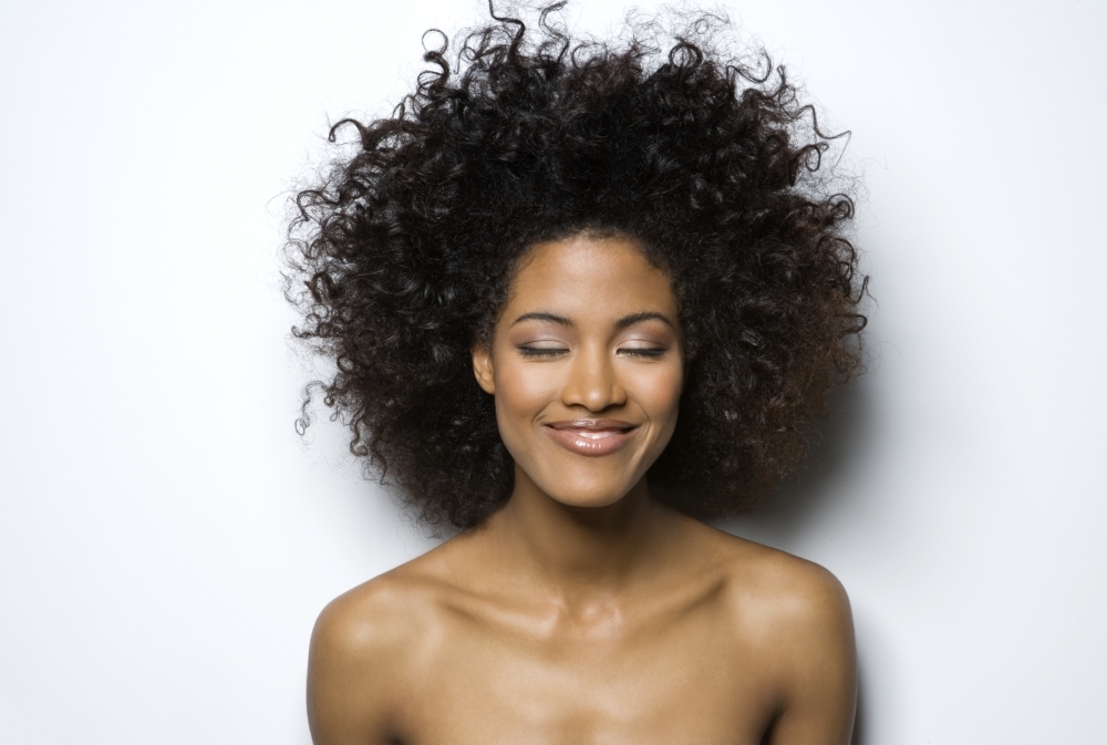 mulher-cabelo-afro-28821 mulher-cabelo-afro-28821