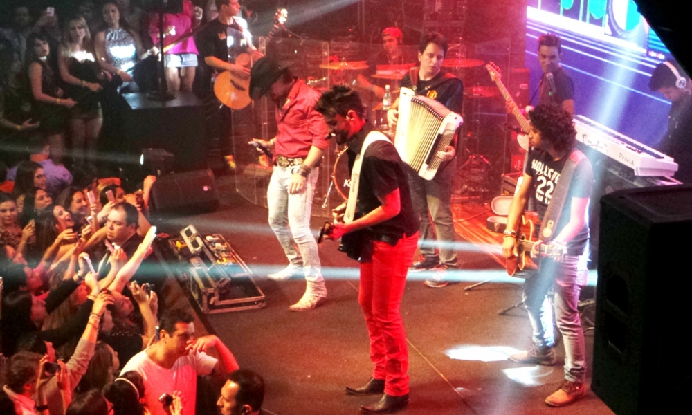 Munhoz e Mariano apresentam o novo DVD da dupla, ‘Nunca Desista’