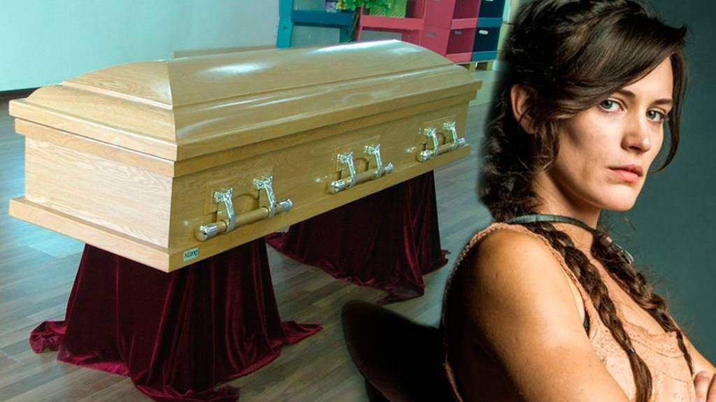 O Outro Lado do Paraíso: Clara foge da clínica dentro de caixão