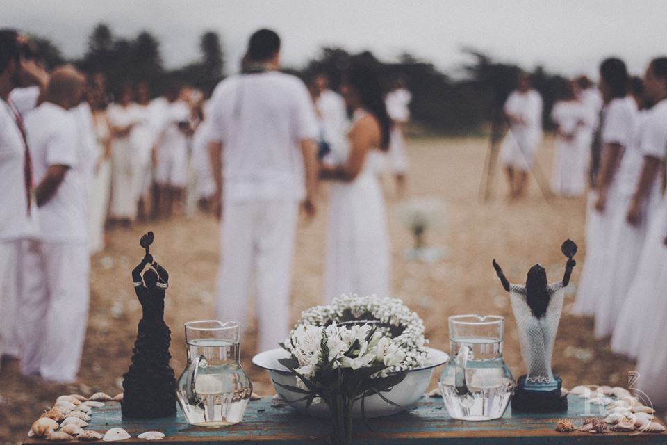 Pessoas de diferentes religiões contam como é um casamento não católico