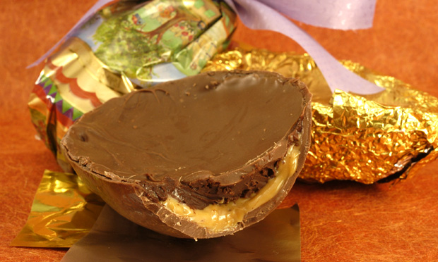 Ovo com parede de musse de chocolate Ovo com parede de musse de chocolate