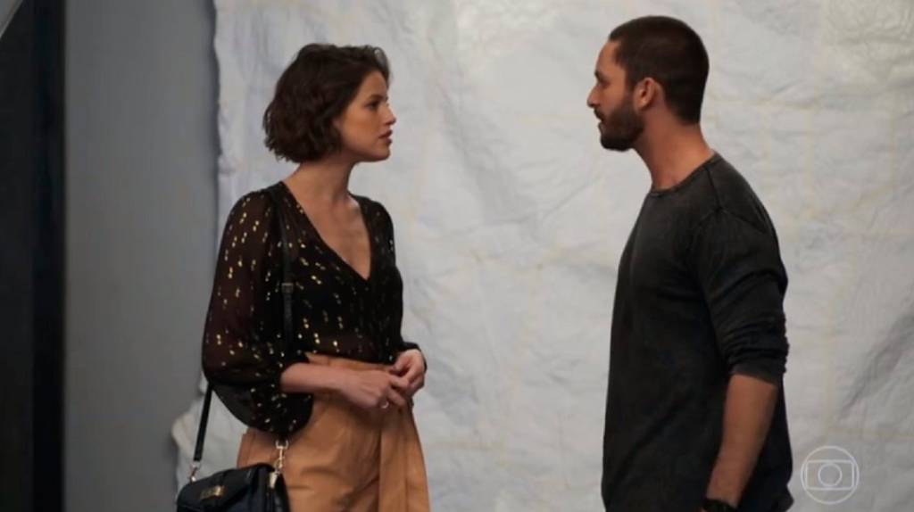 Após ser descoberta, Josiane tenta matar Téo em ‘A Dona do Pedaço’