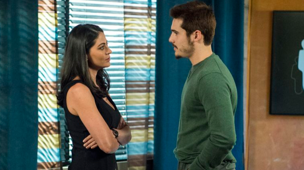 Waleska revela a Samuca que está grávida em ‘O Tempo Não Para’