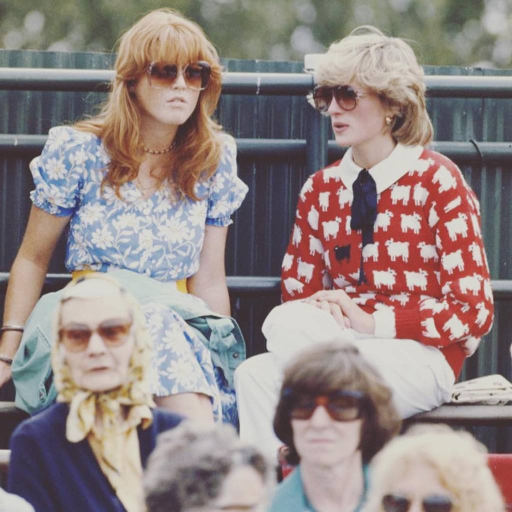 Sarah Ferguson e Diana Conheça a história de Sarah Ferguson, a Meghan Markle dos anos 1980