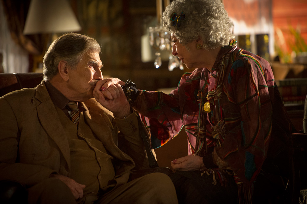 Saramandaia: Tibério e Candinha viram uma árvore