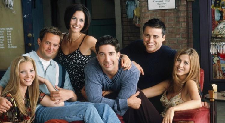 Ellen DeGeneres reúne estrelas de ‘Friends’ no sofá do Central Perk