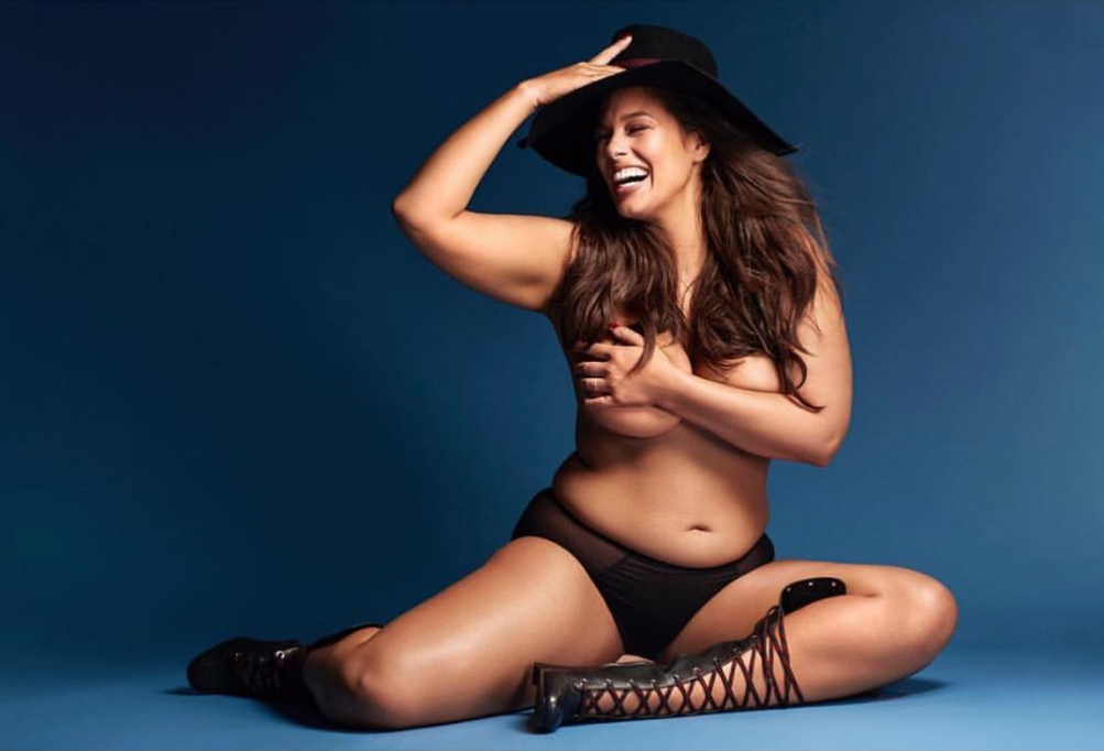 A supermodelo plus size Ashley Graham está grávida do primeiro filho