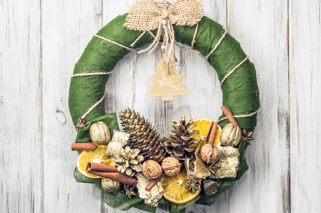 22 ideias de guirlandas de Natal para você se inspirar