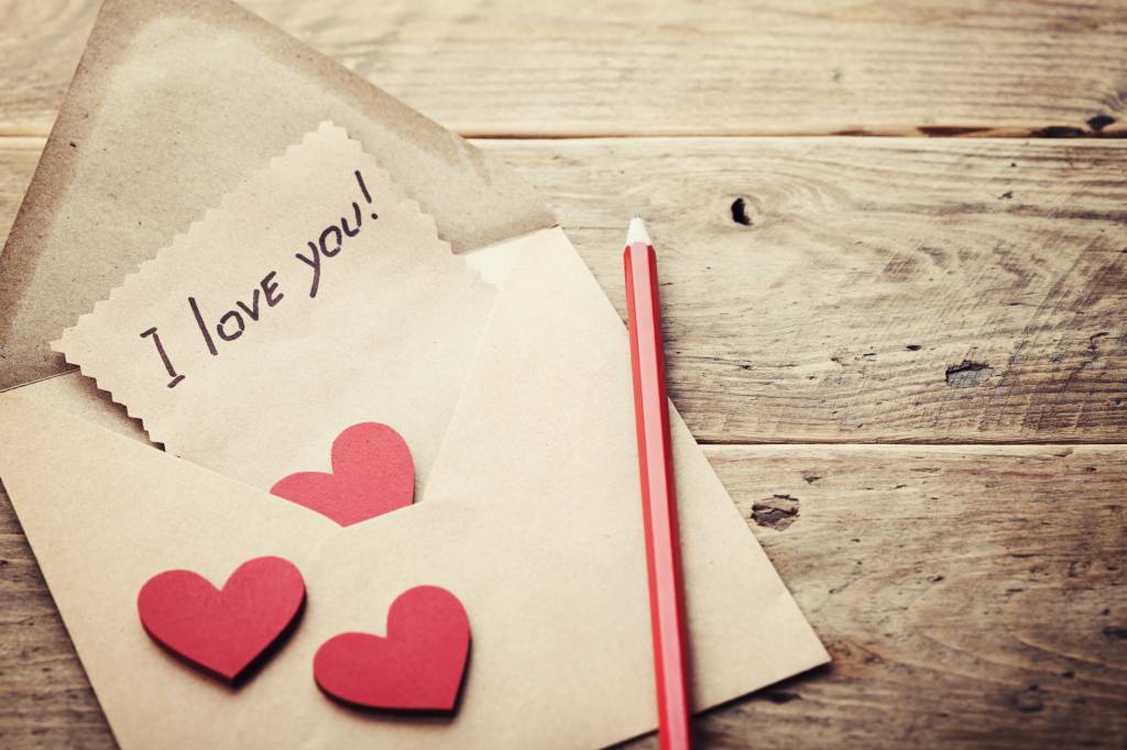 Frases para convite de casamento Recognition in love for Valentines Day in retro toning.
