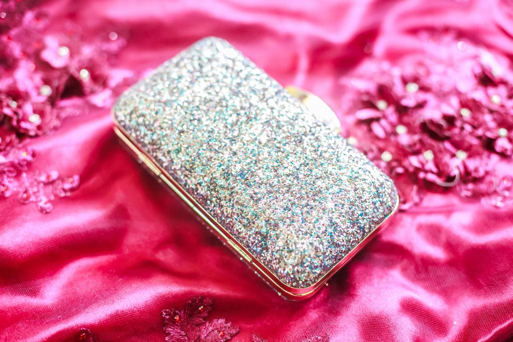 28 bolsas de festa ‘chiquíssimas’ a partir de 40 reais