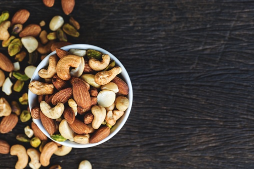 Mix de alimentos na bolsa mixed nuts in bowl