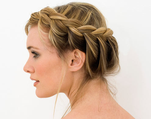 Trança é opção de penteado para dia e noite Trança é opção de penteado para dia e noite