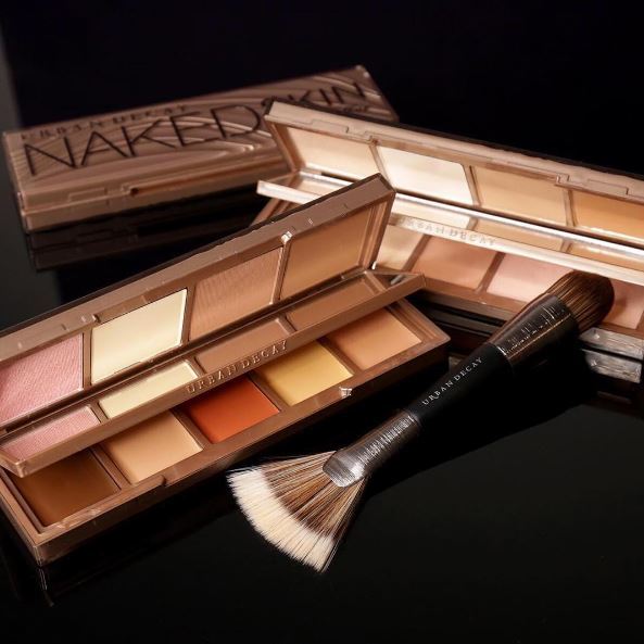 Urban Decay anuncia lançamento de paleta de contorno e iluminador