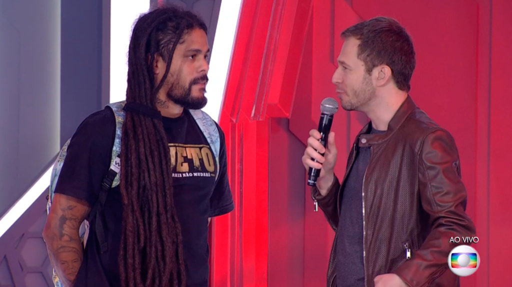 Viegas é eliminado do BBB18 e faz crítica política ao vivo